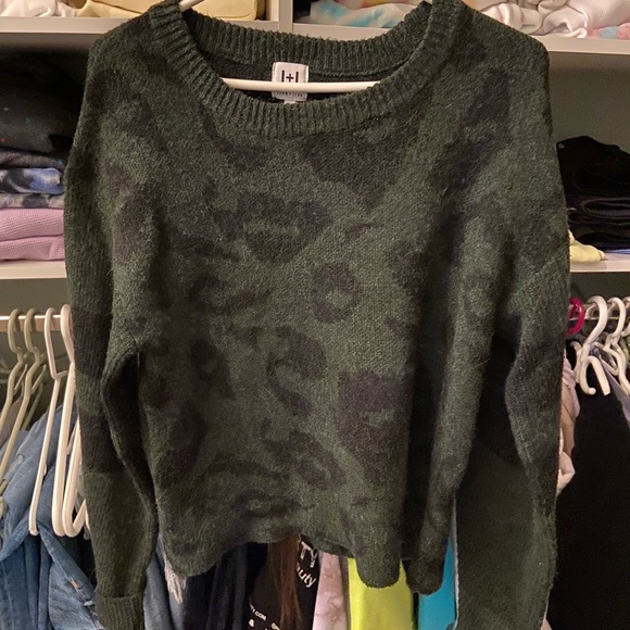 John + Lenn animal print sweater - Picture 1 of 3